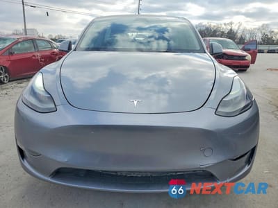 Piąte zdjęcie samochodu w środku: 2025 TESLA MODEL Y VIN:7SAYGAEE1SF304745 - miniatura