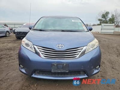 Piąte zdjęcie samochodu w środku: 2014 TOYOTA SIENNA XLE 8-PASSENGER VIN:5TDYK3DCXES444333 - miniatura