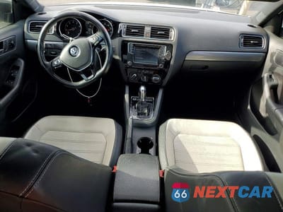 Zdjęcie 8 z 13 samochodu: 2017 VOLKSWAGEN JETTA SPORT VIN:3VWD17AJ4HM301813 - miniatura