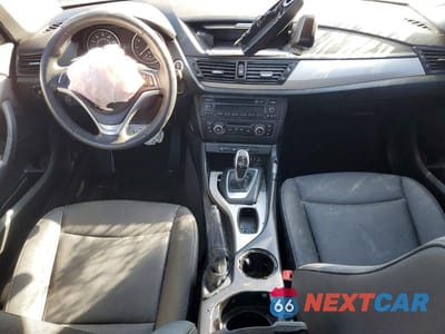Zdjęcie 8 z 13 samochodu: 2015 BMW X1 SDRIVE28I VIN:WBAVM1C56FV318026 - miniatura