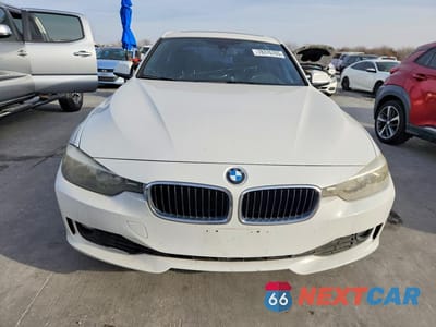 Piąte zdjęcie samochodu w środku: 2015 BMW 320 I VIN:WBA3B1G50FNT07899 - miniatura