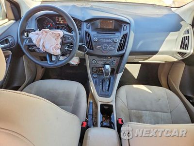 Zdjęcie 8 z 13 samochodu: 2016 FORD FOCUS SE VIN:1FADP3F27GL355530 - miniatura