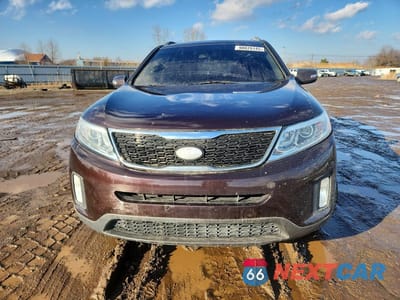 Piąte zdjęcie samochodu w środku: 2015 KIA SORENTO LX VIN:5XYKTDA68FG567053 - miniatura