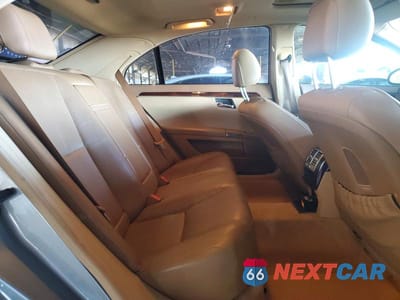 Zdjęcie 10 z 12 samochodu: 2007 MERCEDES-BENZ S 550 VIN:WDDNG71X17A081364 - miniatura
