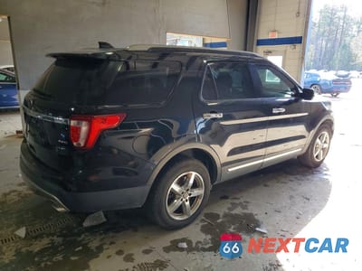 Trzecie zdjęcie samochodu z tyłu: 2017 FORD EXPLORER XLT VIN:1FM5K8D87HGD01149 - miniatura