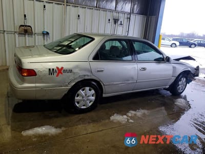 Trzecie zdjęcie samochodu z tyłu: 2000 TOYOTA CAMRY CE VIN:4T1BG22K0YU681906 - miniatura