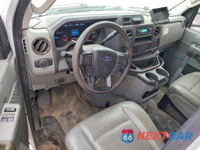 Zdjęcie 8 z 12 samochodu: 2022 FORD E350 UTILITY / SERVICE TRUCK VIN:1FDWE3FN9NDC20250 - miniatura