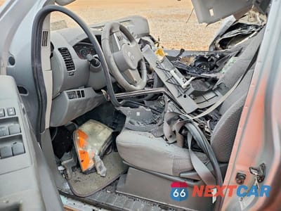 Zdjęcie 7 z 11 samochodu: 2008 NISSAN FRONTIER SE V6 VIN:1N6AD07U38C427827 - miniatura