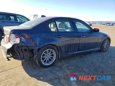 Trzecie zdjęcie samochodu z tyłu: 2010 BMW 328 XI SULEV VIN:WBAPK5C58AA650944 - miniatura