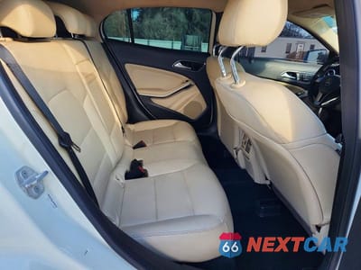 Zdjęcie 10 z 12 samochodu: 2015 MERCEDES-BENZ GLA 250 VIN:WDCTG4EB3FJ109088 - miniatura