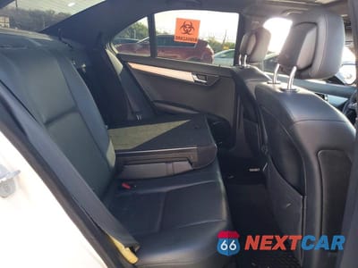 Zdjęcie 10 z 12 samochodu: 2008 MERCEDES-BENZ C 300 VIN:WDDGF54X38R013629 - miniatura