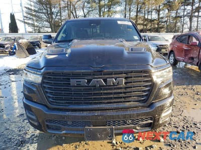 Piąte zdjęcie samochodu w środku: 2025 RAM 1500 LARAMIE VIN:1C6SRFJP6SN616893 - miniatura