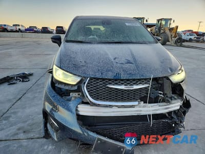 Piąte zdjęcie samochodu w środku: 2023 CHRYSLER PACIFICA TOURING L VIN:2C4RC1BG3PR505609 - miniatura