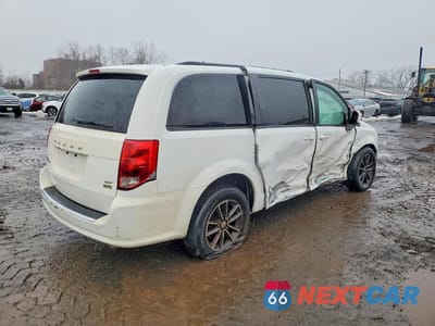 Trzecie zdjęcie samochodu z tyłu: 2018 DODGE GRAND CARAVAN GT VIN:2C4RDGEG5JR335384 - miniatura