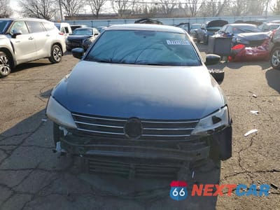 Piąte zdjęcie samochodu w środku: 2016 VOLKSWAGEN JETTA SPORT VIN:3VWD17AJ3GM259410 - miniatura
