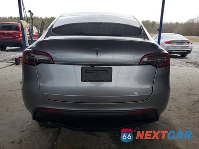 Zdjęcie 6 z 11 samochodu: 2024 TESLA MODEL Y VIN:7SAYGDED5RA332516 - miniatura