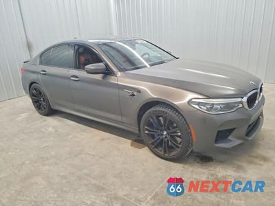 Czwarte zdjęcie samochodu z boku: 2018 BMW Motorrad M5 VIN:WBSJF0C58JB282204 - miniatura