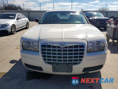 Piąte zdjęcie samochodu w środku: 2009 CHRYSLER 300 LX VIN:2C3KA43D39H612542 - miniatura