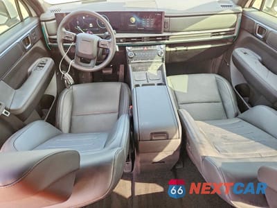 Zdjęcie 8 z 13 samochodu: 2025 HYUNDAI SANTA FE CALLIGRAPHY VIN:5NMP54G17SH048314 - miniatura
