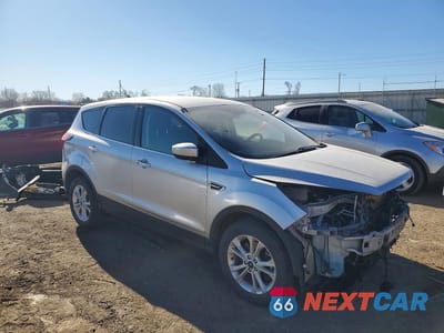 Czwarte zdjęcie samochodu z boku: 2019 FORD ESCAPE SE VIN:1FMCU9GD3KUA59789 - miniatura