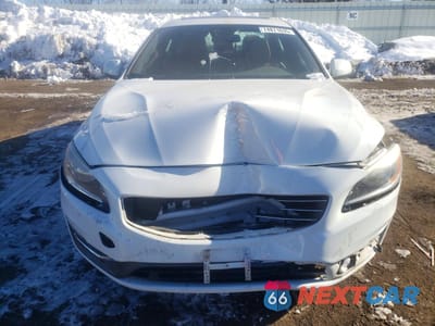 Piąte zdjęcie samochodu w środku: 2015 VOLVO S60 PREMIER VIN:YV140MFB8F1317927 - miniatura