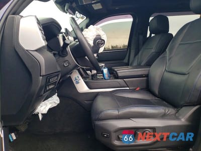 Zdjęcie 7 z 12 samochodu: 2024 TOYOTA TUNDRA CREWMAX PLATINUM VIN:5TFNA5ECXRX022398 - miniatura