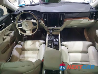 Zdjęcie 8 z 12 samochodu: 2020 VOLVO V60 CROSS COUNTRY T5 MOMENTUM VIN:YV4102WK4L1040926 - miniatura