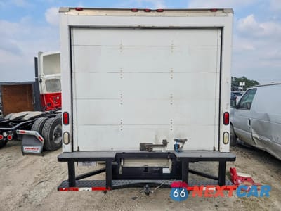 Zdjęcie 10 z 13 samochodu: 2005 FORD E350 BOX TRUCK VIN:1FDWE35L35HA70905 - miniatura