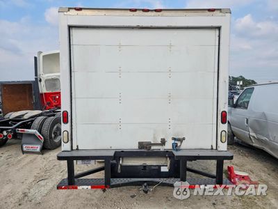 Zdjęcie 10 z 13 samochodu: 2005 FORD E350 BOX TRUCK VIN:1FDWE35L35HA70905 - miniatura