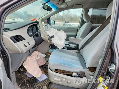 Zdjęcie 7 z 13 samochodu: 2011 TOYOTA SIENNA LE VIN:5TDJK3DC4BS023849 - miniatura