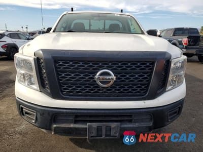 Piąte zdjęcie samochodu w środku: 2018 NISS TITAN VIN:1N6AA1R90JN516529 - miniatura