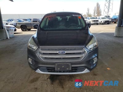 Piąte zdjęcie samochodu w środku: 2017 FORD ESCAPE SE VIN:1FMCU9GD6HUE39346 - miniatura