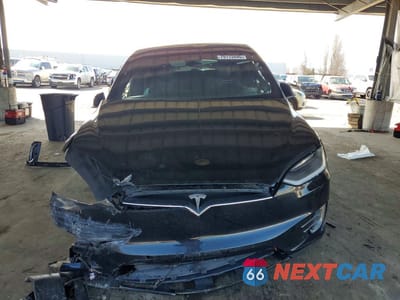 Piąte zdjęcie samochodu w środku: 2017 TESLA MODEL X VIN:5YJXCDE25HF051529 - miniatura