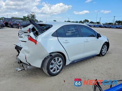 Trzecie zdjęcie samochodu z tyłu: 2025 TOYOTA COROLLA SE VIN:5YFS4MCE7SP231014 - miniatura