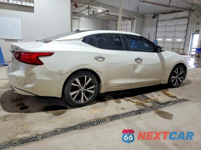 Trzecie zdjęcie samochodu z tyłu: 2016 NISSAN MAXIMA PLATINUM VIN:1N4AA6AP3GC412105 - miniatura