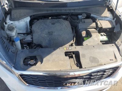Zdjęcie 12 z 13 samochodu: 2019 KIA SORENTO VIN:5XYPG4A54KG489480 - miniatura