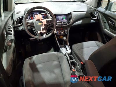 Zdjęcie 8 z 11 samochodu: 2020 CHEVROLET TRAX LS VIN:3GNCJNSB5LL167667 - miniatura