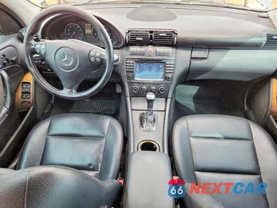 Zdjęcie 8 z 13 samochodu: 2007 MERCEDES-BENZ C 230 VIN:WDBRF52H37F921057 - miniatura