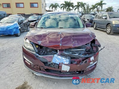 Piąte zdjęcie samochodu w środku: 2017 LINCOLN MKC SELECT VIN:5LMCJ2C98HUL32796 - miniatura