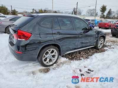 Trzecie zdjęcie samochodu z tyłu: 2014 BMW X1 XDRIVE35I VIN:WBAVM5C56EVV92641 - miniatura