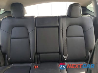 Zdjęcie 10 z 13 samochodu: 2025 TESLA MODEL Y VIN:7SAYGDEE4SF301324 - miniatura