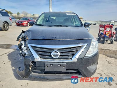 Piąte zdjęcie samochodu w środku: 2017 NISSAN VERSA S VIN:3N1CN7AP8HL879025 - miniatura