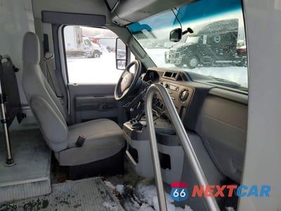 Piąte zdjęcie samochodu w środku: 2016 FORD ECONOLINE E350 SUPER DUTY CUTAWAY VAN VIN:1FDEE3FS3GDC58240 - miniatura