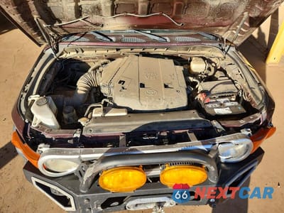 Zdjęcie 12 z 13 samochodu: 2007 TOYOTA FJ CRUISER VIN:JTEBU11F570047097 - miniatura