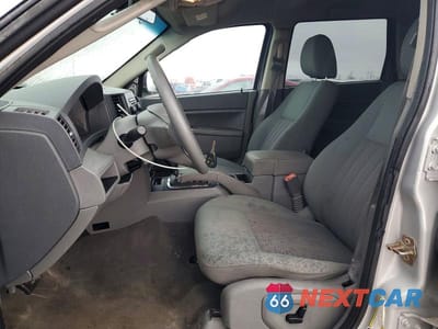 Zdjęcie 7 z 12 samochodu: 2006 JEEP GRAND CHEROKEE LAREDO VIN:1J4GR48K26C333996 - miniatura
