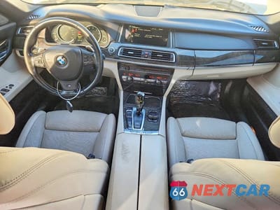 Zdjęcie 8 z 12 samochodu: 2015 BMW 750 LI VIN:WBAYE8C59FD781903 - miniatura
