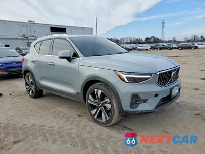 Czwarte zdjęcie samochodu z boku: 2024 VOLVO XC40 PLUS VIN:YV4L12UE7R2250149 - miniatura