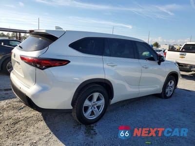 Trzecie zdjęcie samochodu z tyłu: 2020 TOYOTA HIGHLANDER L VIN:5TDCZRAH4LS020927 - miniatura