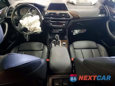 Zdjęcie 8 z 12 samochodu: 2018 BMW X3 XDRIVE30I VIN:5UXTR9C52JLC81671 - miniatura