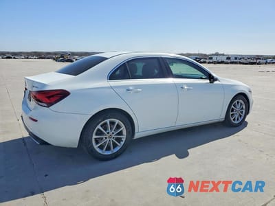 Trzecie zdjęcie samochodu z tyłu: 2019 MERCEDES-BENZ A 220 VIN:WDD3G4EB0KW025531 - miniatura